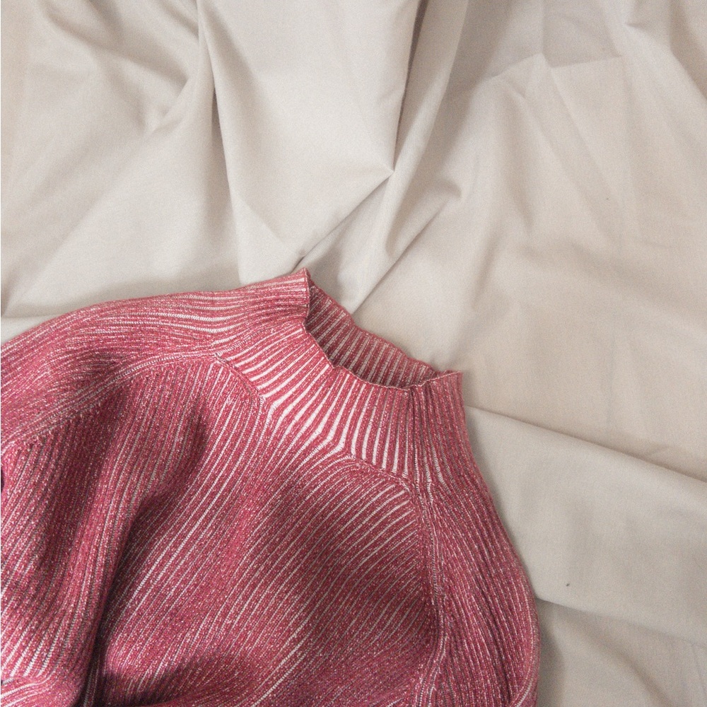Y2K Two-Toned Ribbed Sweater - Picture 2 of 3